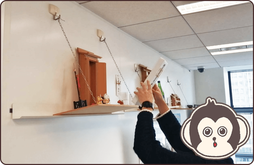 お札を神棚に祀ります